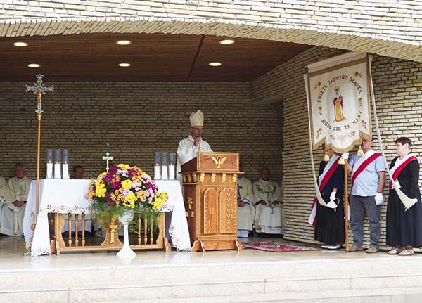 ▲	Biskup Maciej mówił o ludzie Bożym, który uratował proroka Jeremiasza.