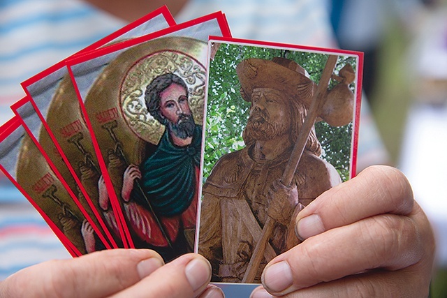 Dla pielgrzymów przygotowano obrazki ze św. Jakubem z Karsinki i z Góry Polanowskiej. 