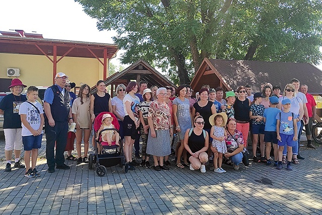 Kilkudziesięciu pątników ruszyło w drogę, wspominając apostoła.