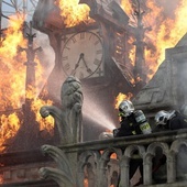 "Notre-Dame płonie" – od 19 sierpnia w polskich kinach wstrząsający film Jean-Jacquesa Annaud