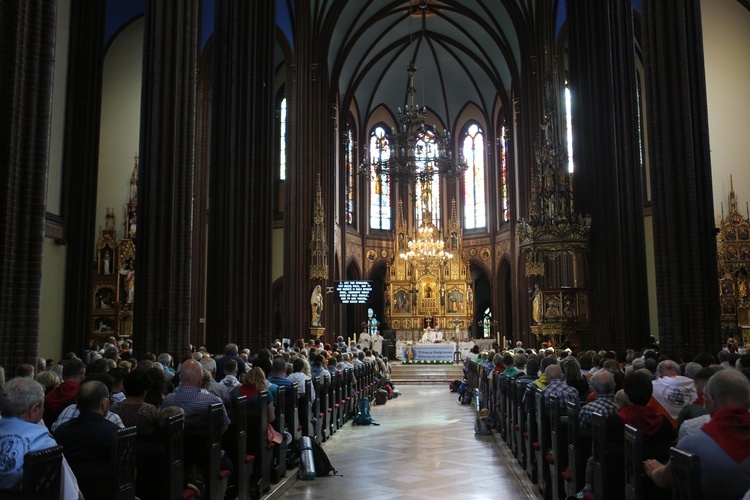 Rybnicka pielgrzymka - Eucharystia na rozpoczęcie