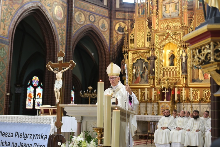 Rybnicka pielgrzymka - Eucharystia na rozpoczęcie