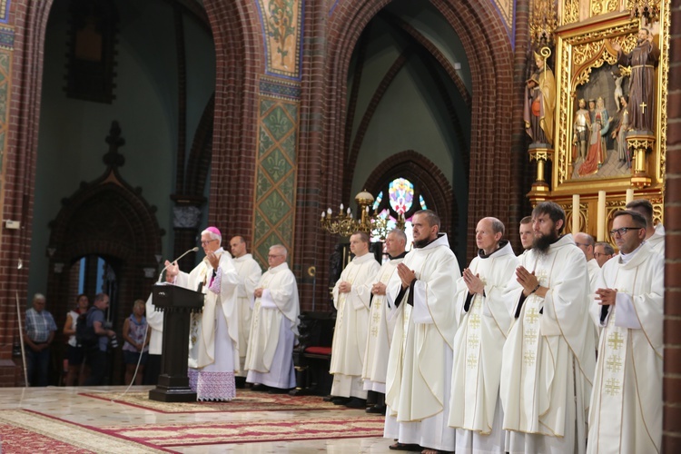 Rybnicka pielgrzymka - Eucharystia na rozpoczęcie