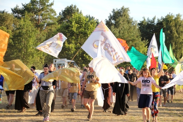 Ewangelizatorzy ruszyli na pole Pol'and'Rock Festival [GALERIA ZDJĘĆ]