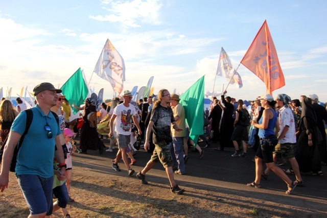 Ewangelizatorzy ruszyli na pole Pol'and'Rock Festival [GALERIA ZDJĘĆ]