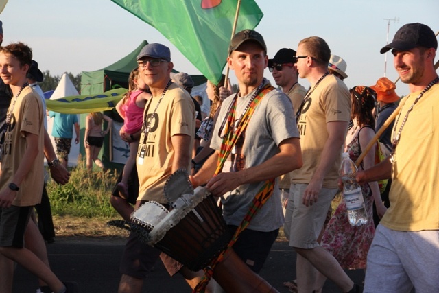 Ewangelizatorzy ruszyli na pole Pol'and'Rock Festival [GALERIA ZDJĘĆ]