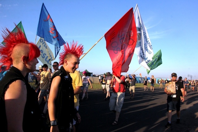 Ewangelizatorzy ruszyli na pole Pol'and'Rock Festival [GALERIA ZDJĘĆ]