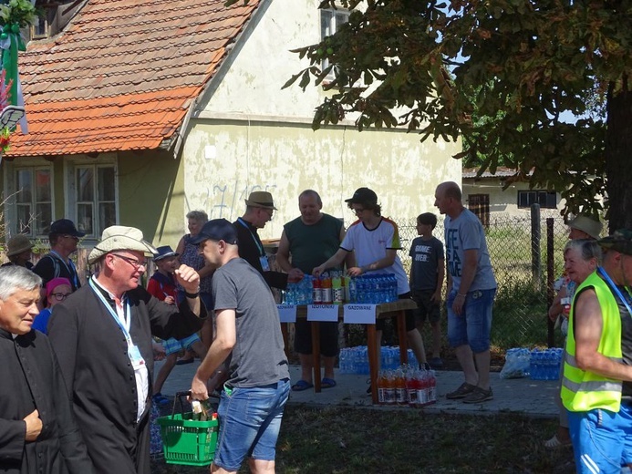 Obrazy z pątniczego szlaku na Jasną Górę