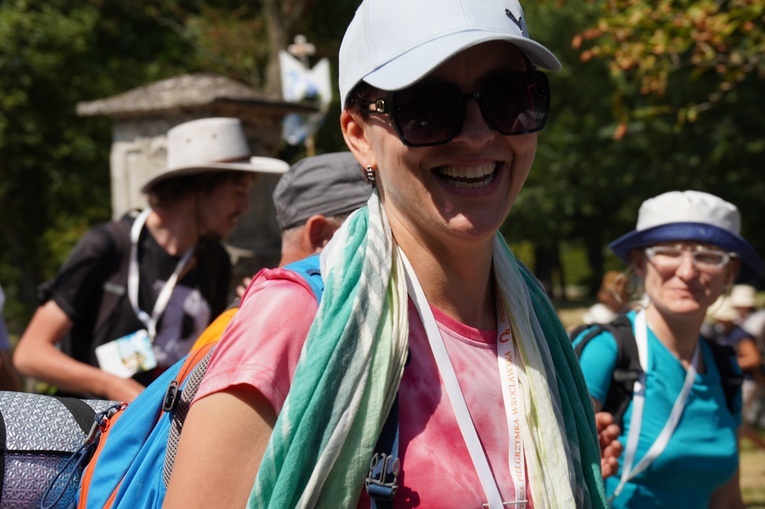 PPW 2022 - Msza św. w Karwińcu, poczęstunek i dalej w drogę