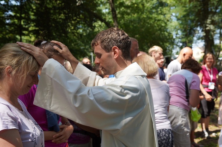 PPW 2022 - Msza św. w Karwińcu, poczęstunek i dalej w drogę