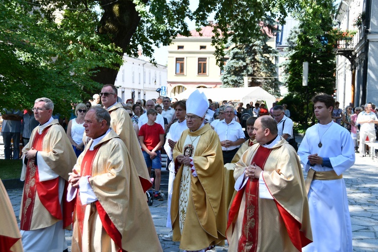 Nowy Sącz. Wielki odpust ku czci Przemienienia - dzień 5.