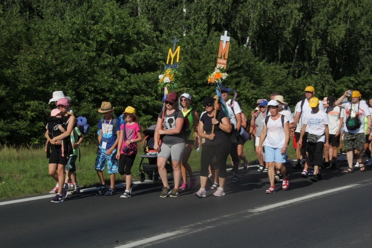 Fotorelacja z pielgrzymki - Dzień 1 - Kolumna stalowowolska