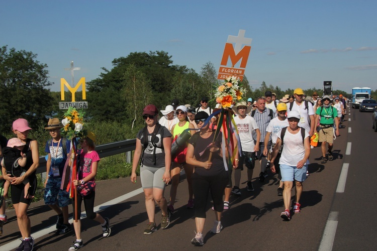 Fotorelacja z pielgrzymki - Dzień 1 - Kolumna stalowowolska