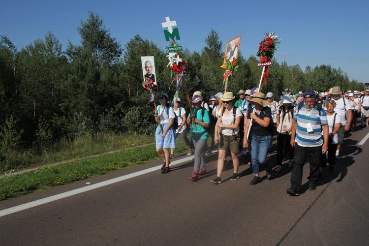 Fotorelacja z pielgrzymki - Dzień 1 - Kolumna stalowowolska