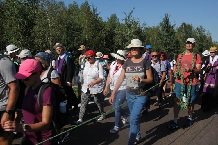 Fotorelacja z pielgrzymki - Dzień 1 - Kolumna stalowowolska