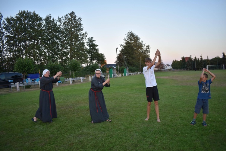 XIX PPDŚ. Szkoła tańca na pielgrzymce? Tak, w Popielowie