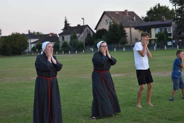 XIX PPDŚ. Szkoła tańca na pielgrzymce? Tak, w Popielowie