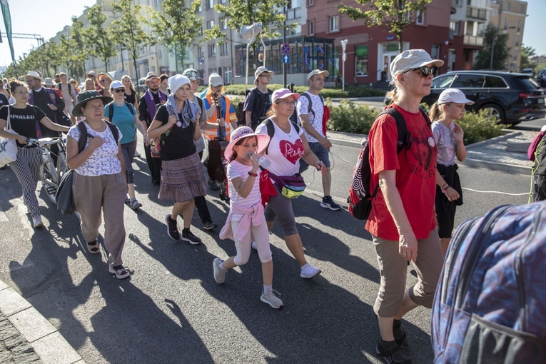 Zobaczcie ich radość. 2000 pielgrzymów WAPM ruszyło na Jasną Górę