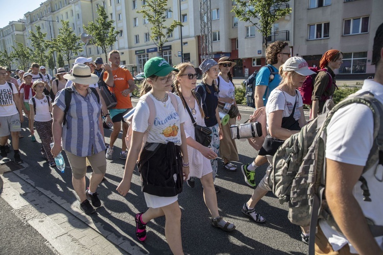 Zobaczcie ich radość. 2000 pielgrzymów WAPM ruszyło na Jasną Górę