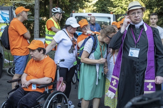 300 pielgrzymów na wózkach i ich opiekunów. 31. Pielgrzymka Osób Niepełnosprawnych