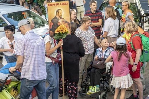 300 pielgrzymów na wózkach i ich opiekunów. 31. Pielgrzymka Osób Niepełnosprawnych