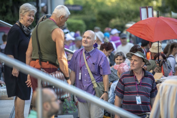 300 pielgrzymów na wózkach i ich opiekunów. 31. Pielgrzymka Osób Niepełnosprawnych