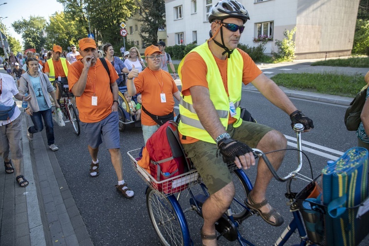 300 pielgrzymów na wózkach i ich opiekunów. 31. Pielgrzymka Osób Niepełnosprawnych