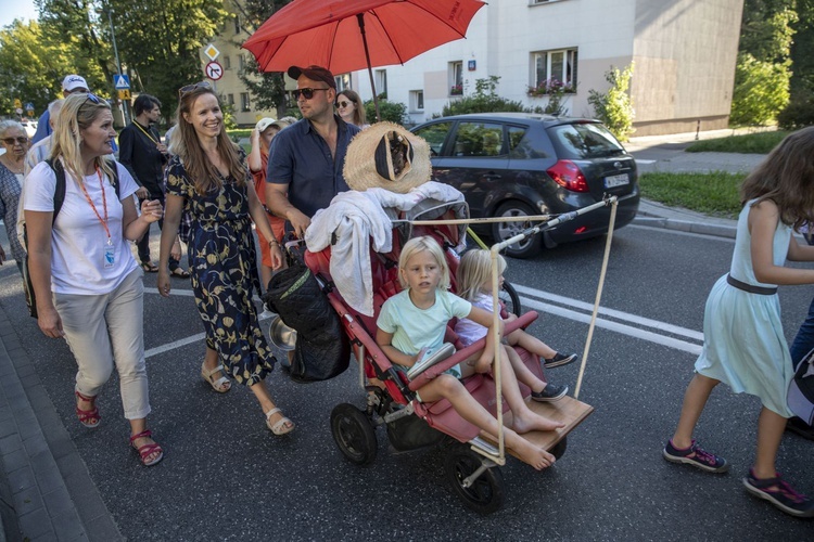 300 pielgrzymów na wózkach i ich opiekunów. 31. Pielgrzymka Osób Niepełnosprawnych