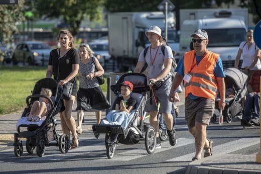 300 pielgrzymów na wózkach i ich opiekunów. 31. Pielgrzymka Osób Niepełnosprawnych