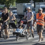 300 pielgrzymów na wózkach i ich opiekunów. 31. Pielgrzymka Osób Niepełnosprawnych