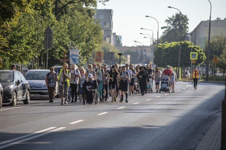 300 pielgrzymów na wózkach i ich opiekunów. 31. Pielgrzymka Osób Niepełnosprawnych