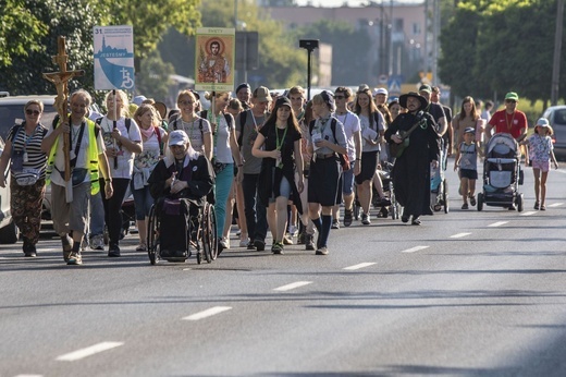 300 pielgrzymów na wózkach i ich opiekunów. 31. Pielgrzymka Osób Niepełnosprawnych