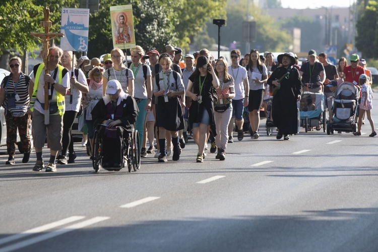 300 pielgrzymów na wózkach i ich opiekunów. 31. Pielgrzymka Osób Niepełnosprawnych