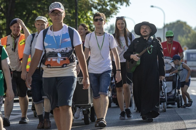 300 pielgrzymów na wózkach i ich opiekunów. 31. Pielgrzymka Osób Niepełnosprawnych