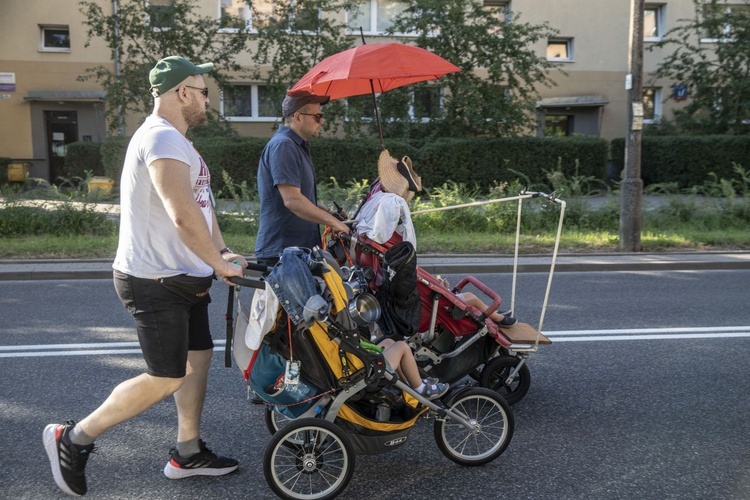 300 pielgrzymów na wózkach i ich opiekunów. 31. Pielgrzymka Osób Niepełnosprawnych