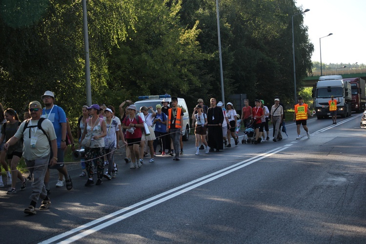 Fotorelacja z pielgrzymki - Dzień 2 - Kolumna stalowowolska