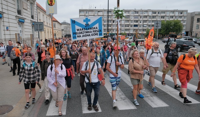 2400 pątników wyruszyło na Jasną Górę w 311. Warszawskiej Pielgrzymce Pieszej