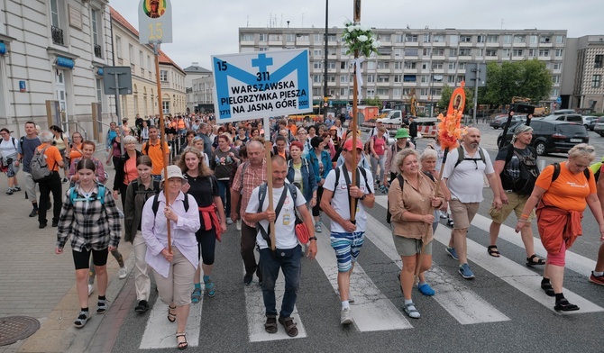 2400 pątników wyruszyło na Jasną Górę w 311. Warszawskiej Pielgrzymce Pieszej