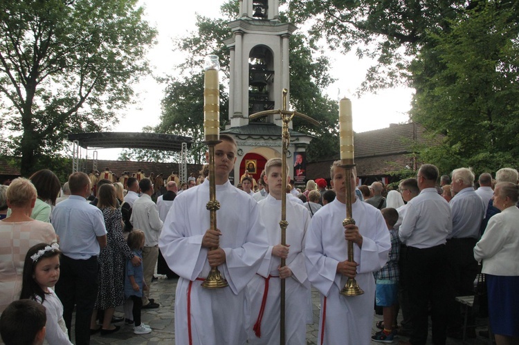 Nowy Sącz. Poświęcenie przemienionej bazyliki