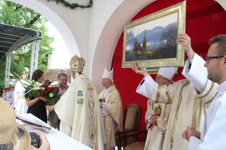 Nowy Sącz. Poświęcenie przemienionej bazyliki