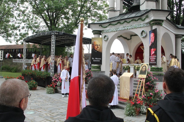 Nowy Sącz. Poświęcenie przemienionej bazyliki