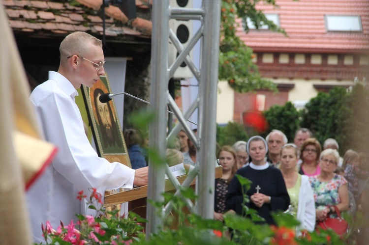 Nowy Sącz. Poświęcenie przemienionej bazyliki