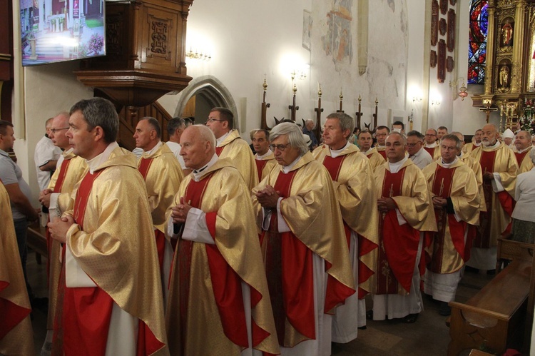 Nowy Sącz. Poświęcenie przemienionej bazyliki