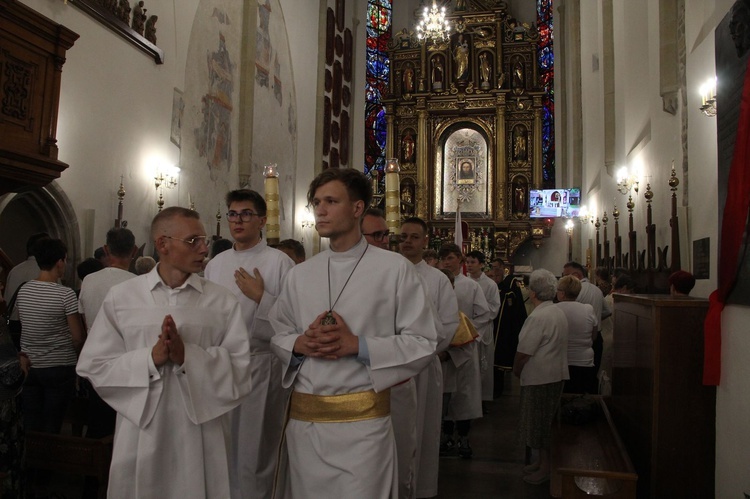 Nowy Sącz. Poświęcenie przemienionej bazyliki