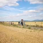 Parafia w drodze. Uczestnicy PMRDiK przyjęli sakramenty wtajemniczenia chrześcijańskiego