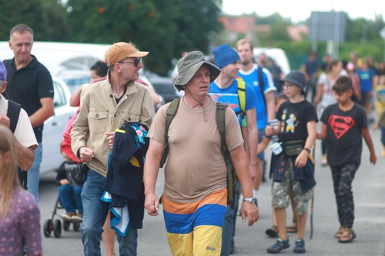 Parafia w drodze. Uczestnicy PMRDiK przyjęli sakramenty wtajemniczenia chrześcijańskiego