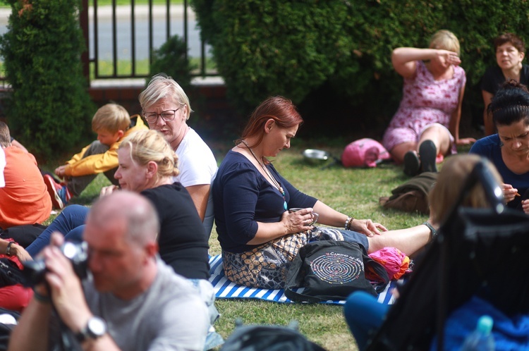 Parafia w drodze. Uczestnicy PMRDiK przyjęli sakramenty wtajemniczenia chrześcijańskiego