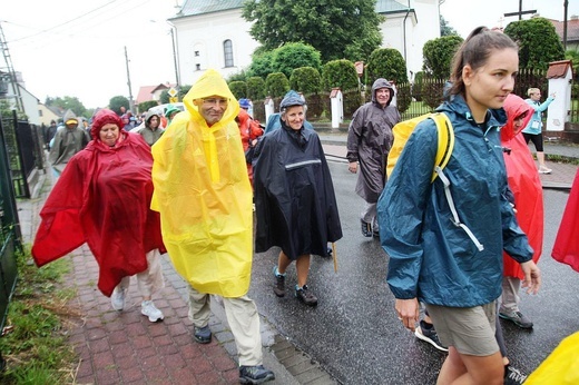 Grupa 2 z ks. Adamem Wandzlem - z Wilamowic na Jasną Górę 2022