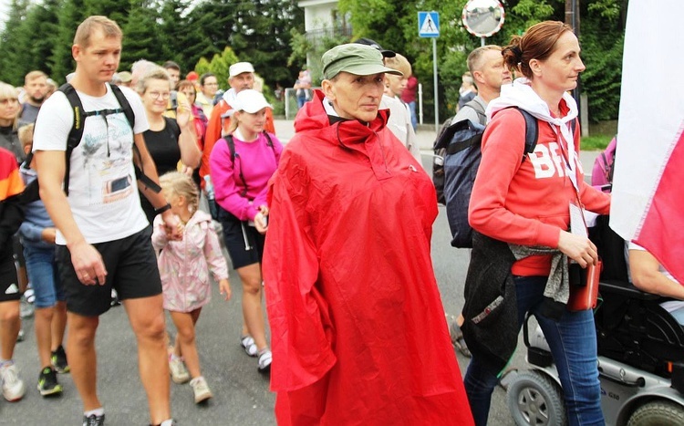 Grupa 2 z ks. Adamem Wandzlem - z Wilamowic na Jasną Górę 2022