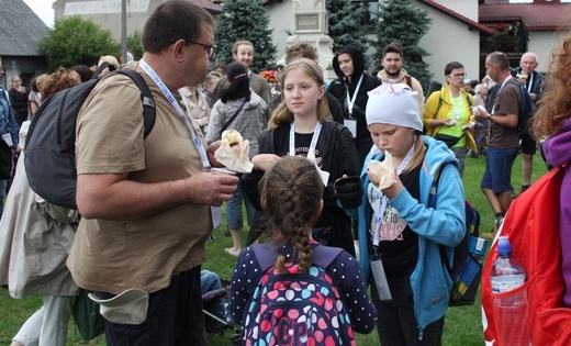 Piknik pielgrzymów jasnogórskich u św. Józefa Bilczewskiego w Wilamowicach - 2022